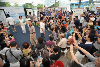 园游会首次展销再生产品 大爱感恩科技广获民众支持