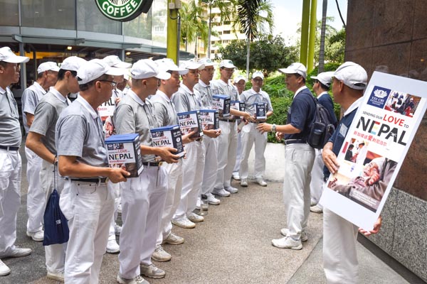 走上街头 人群中实践六度